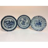 An early 19th Century octagonal plate painted a willow pattern scene,