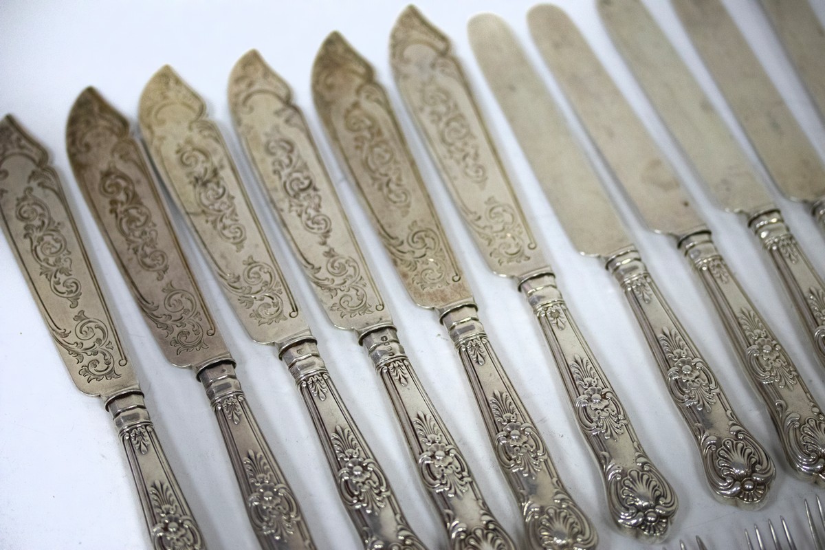 A set of six Queen's pattern silver fish knives and forks, FH, - Image 2 of 12