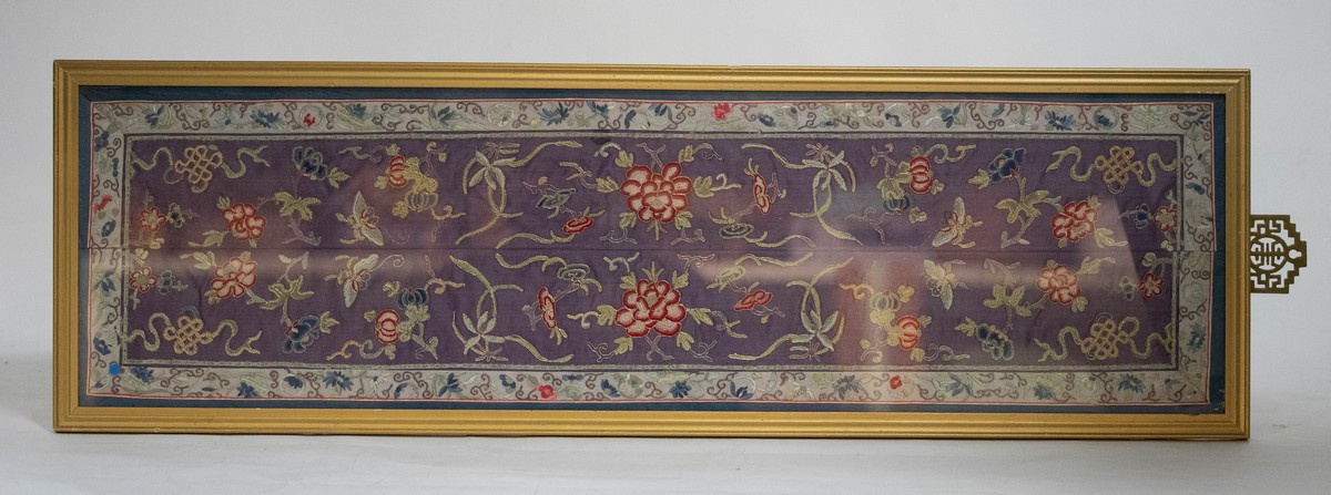 A pair of Chinese embroidered silk sleeve bands, framed size 86. - Image 3 of 3