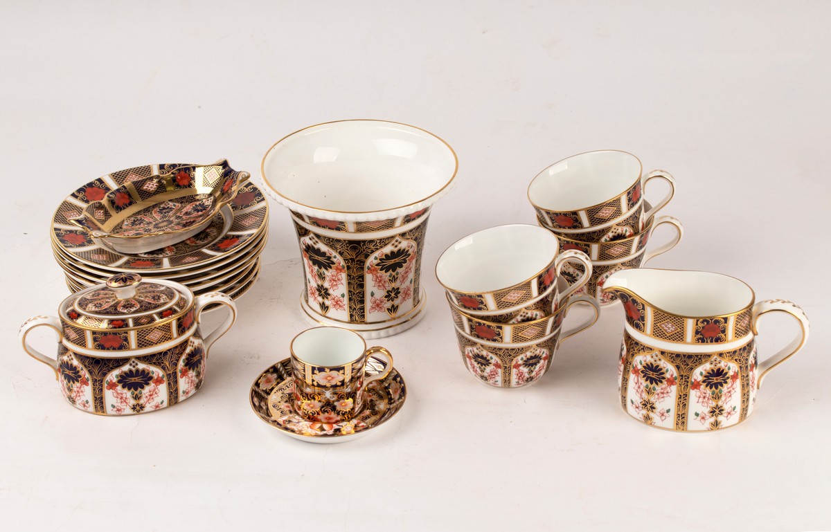 A quantity of Royal Crown Derby Old Imari pattern ceramics, pattern 1128, comprising four trios,