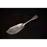 A George III silver fiddle pattern fish slice, William Eley & William Fearn, London 1820,