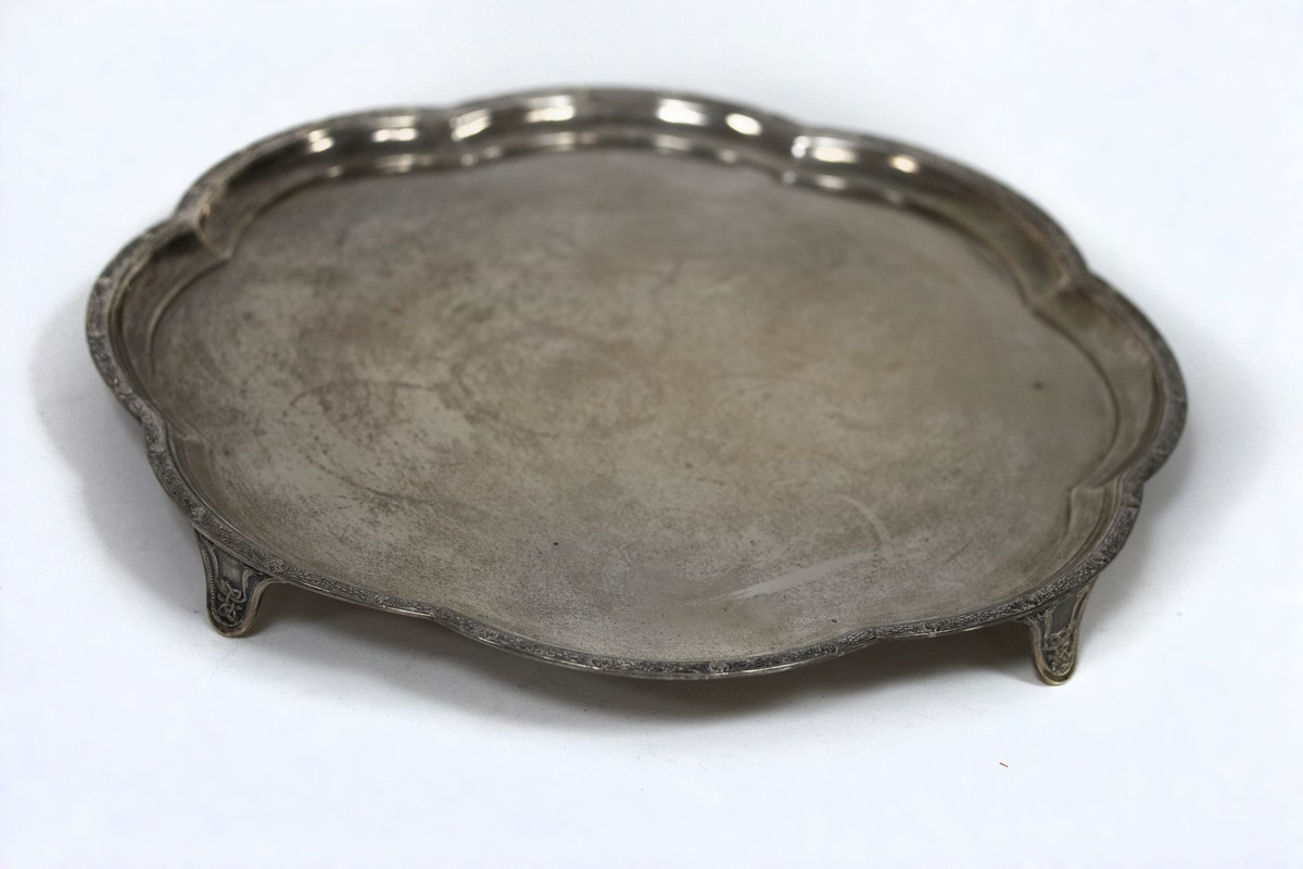 An Edwardian silver salver, Elkington & Co.