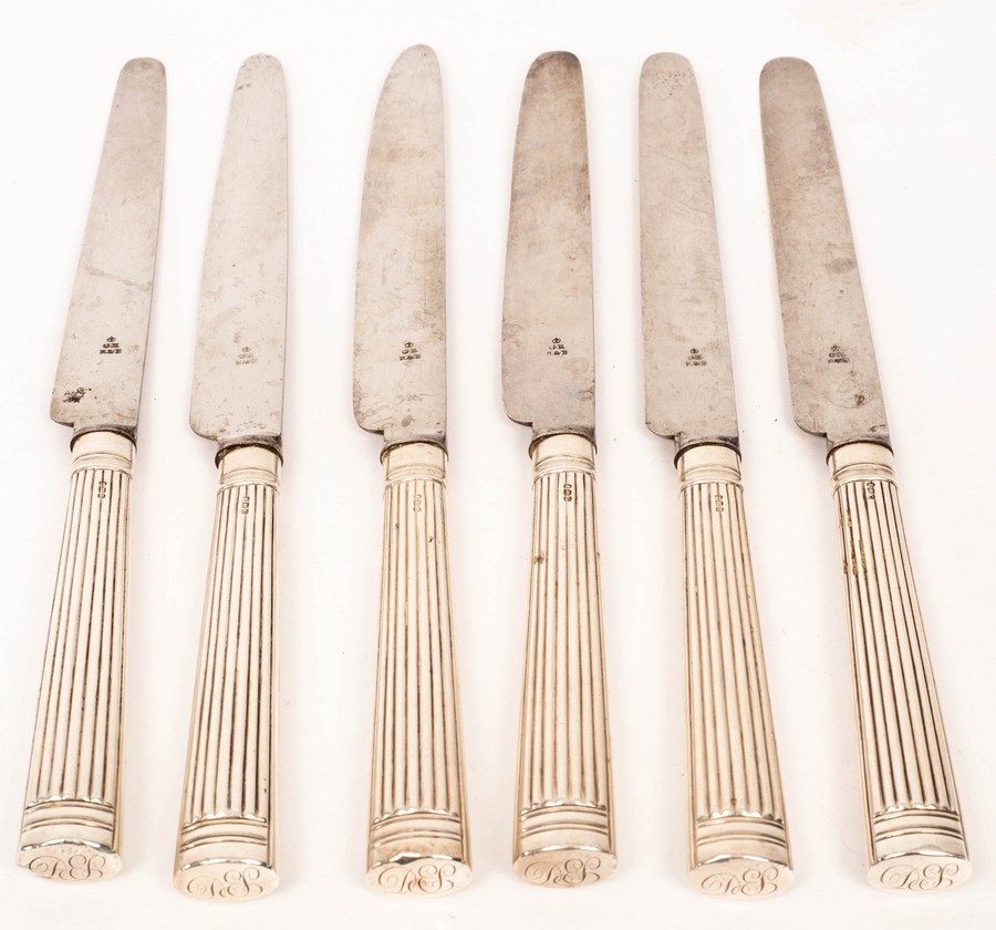 A set of six George III silver handled knives, Moses Brent, London 1802, - Bild 2 aus 2
