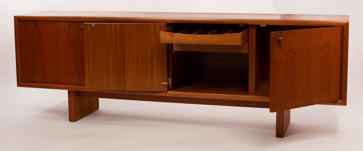 Martin Hall for Gordon Russell, a Marlow teak sideboard, two cupboards with double doors, - Image 4 of 4