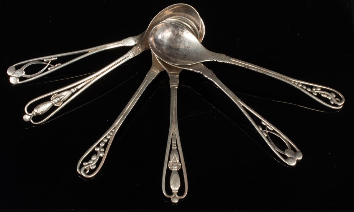 Georg Jensen: Three pairs of silver spoons with stylised terminals (Nos 151, - Image 2 of 2