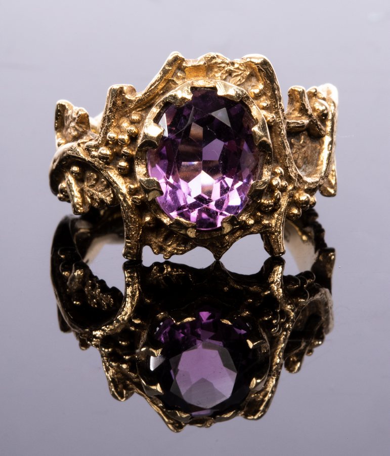 A 1960s 9ct gold and amethyst ring, of modernist design with scrolling vines, - Image 3 of 4