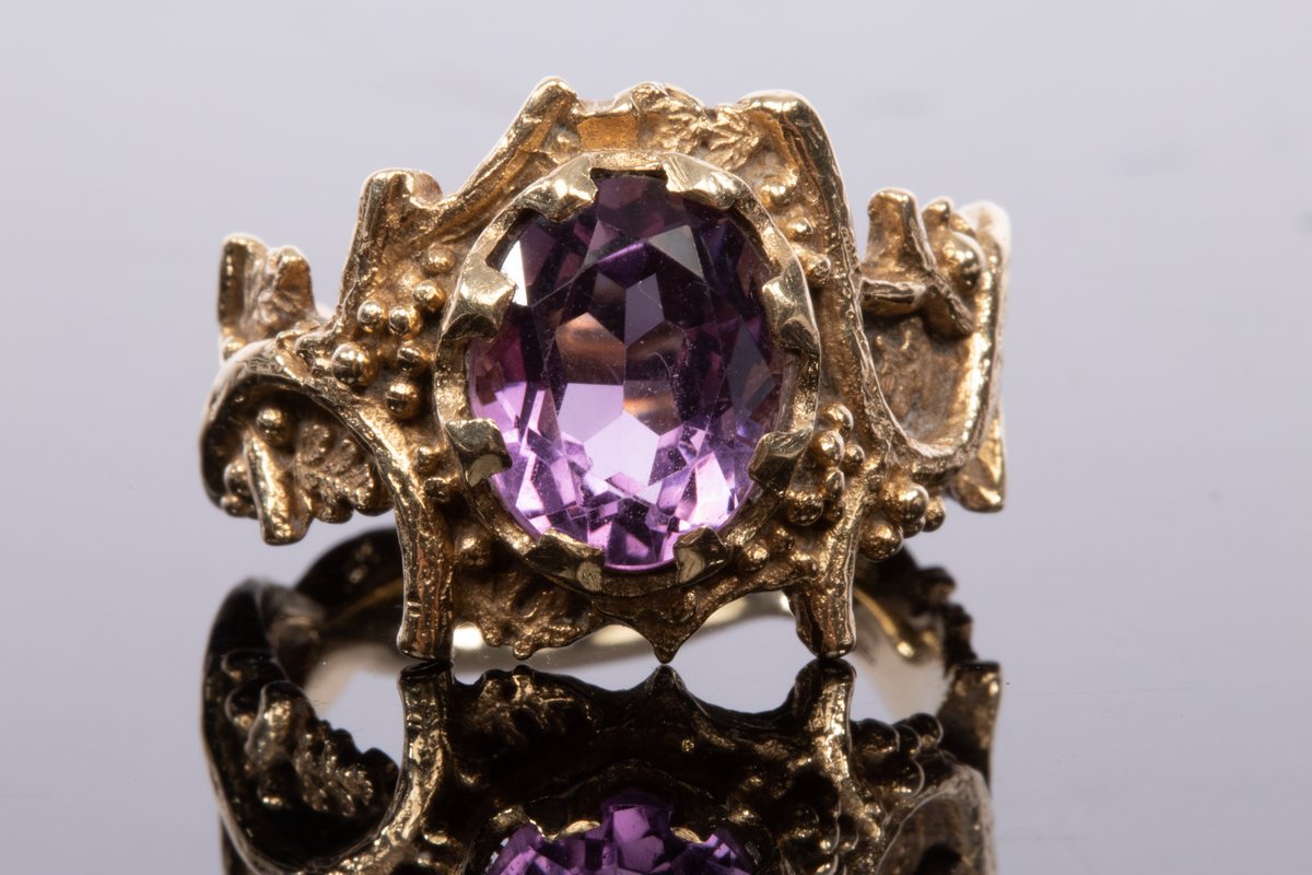 A 1960s 9ct gold and amethyst ring, of modernist design with scrolling vines, - Image 4 of 4