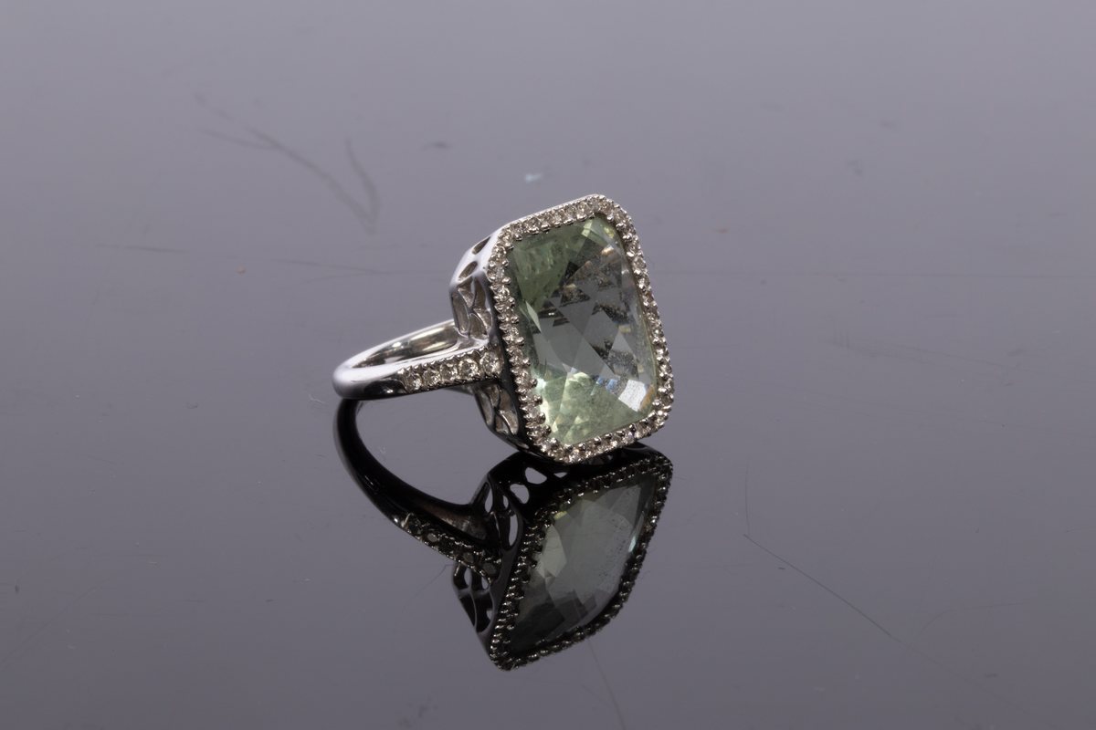 Kiki McDonough, a green amethyst and diamond cluster ring, - Bild 3 aus 5