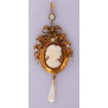 A shell cameo pendant,