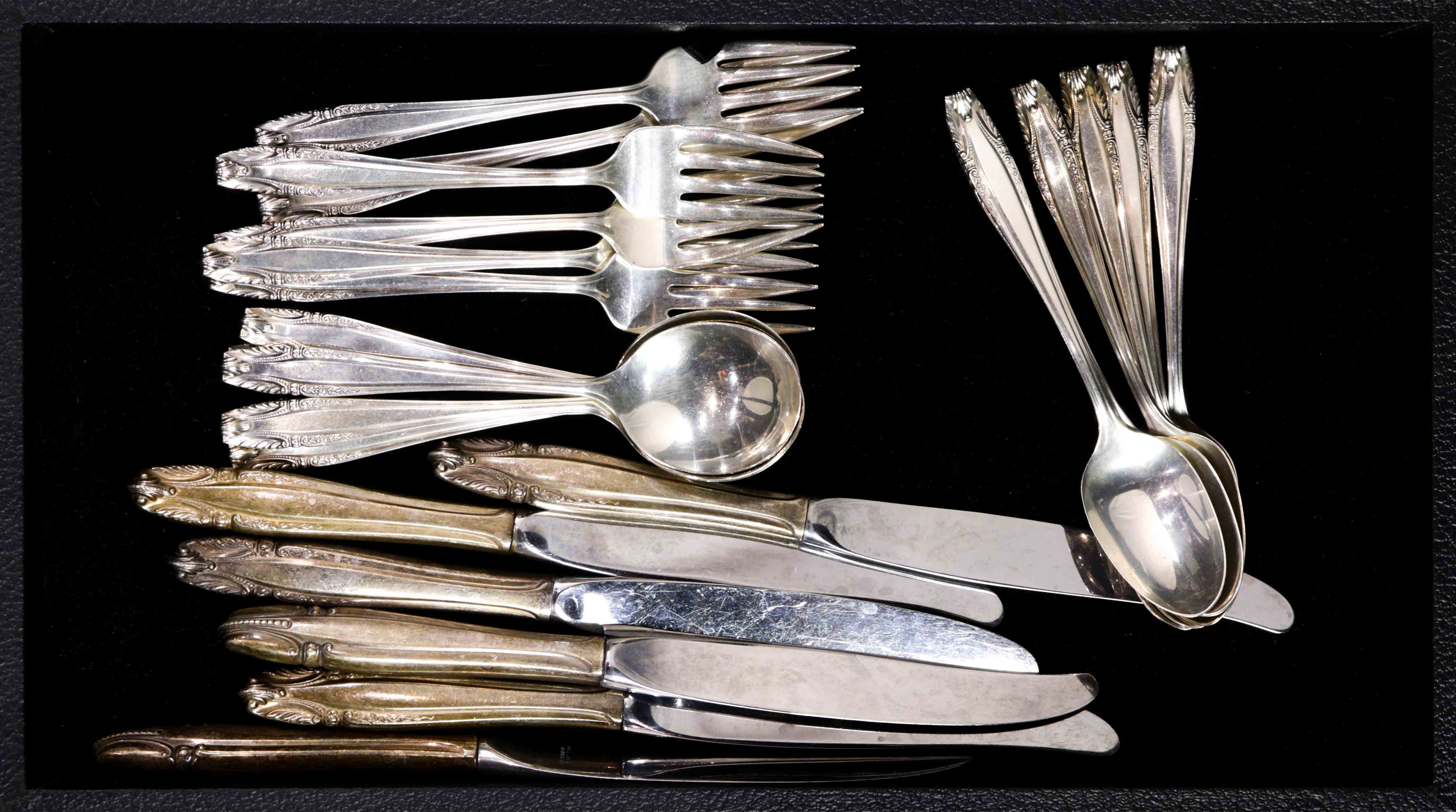 (lot of 24) Wallace Strativari sterling sterling flatware service - Image 6 of 8