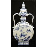 Chinese export blue and white ceramic vessel