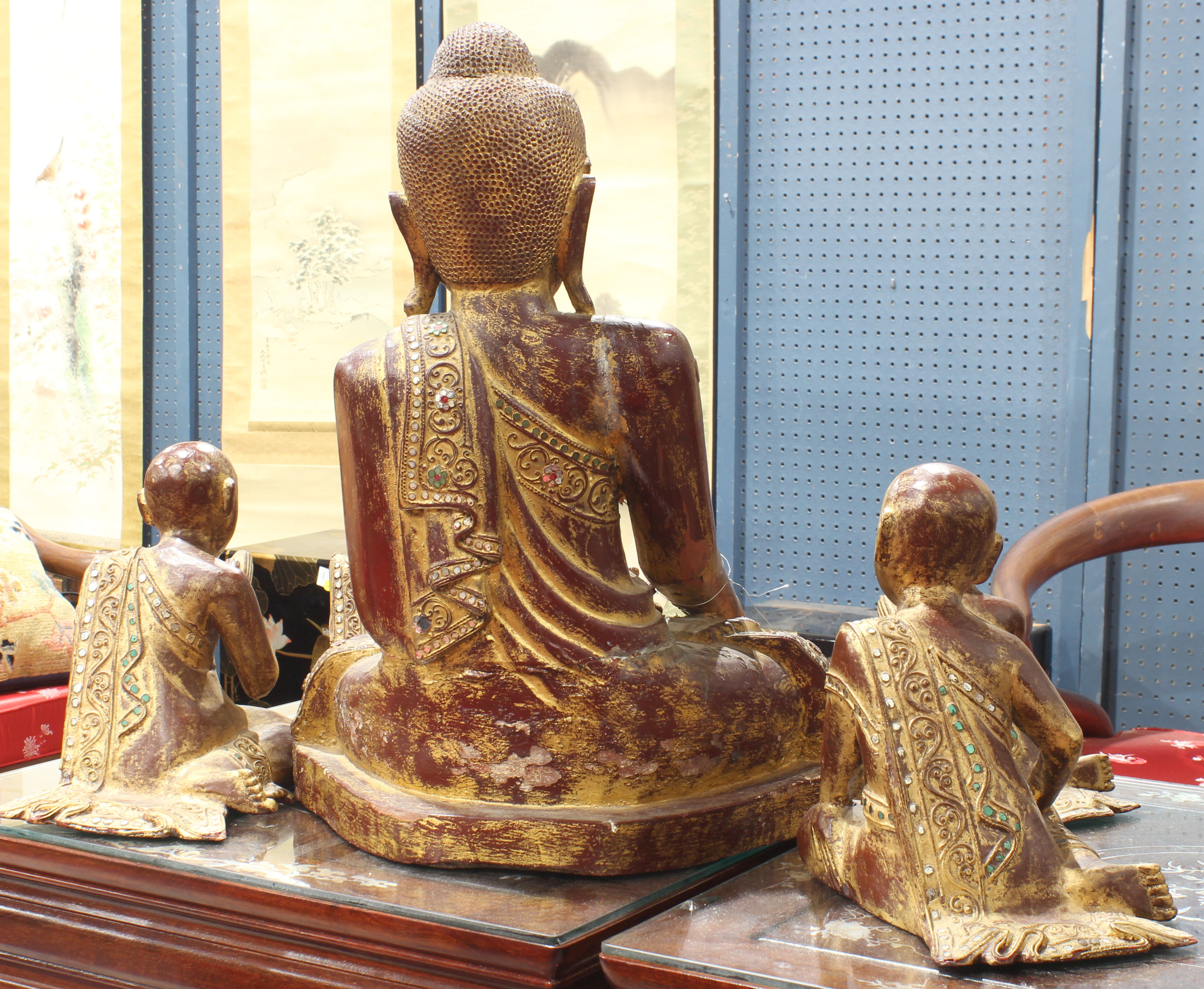 (lot of 5) Thai mirrored inlaid gilt over lacquer seated figure of Buddha - Image 3 of 6