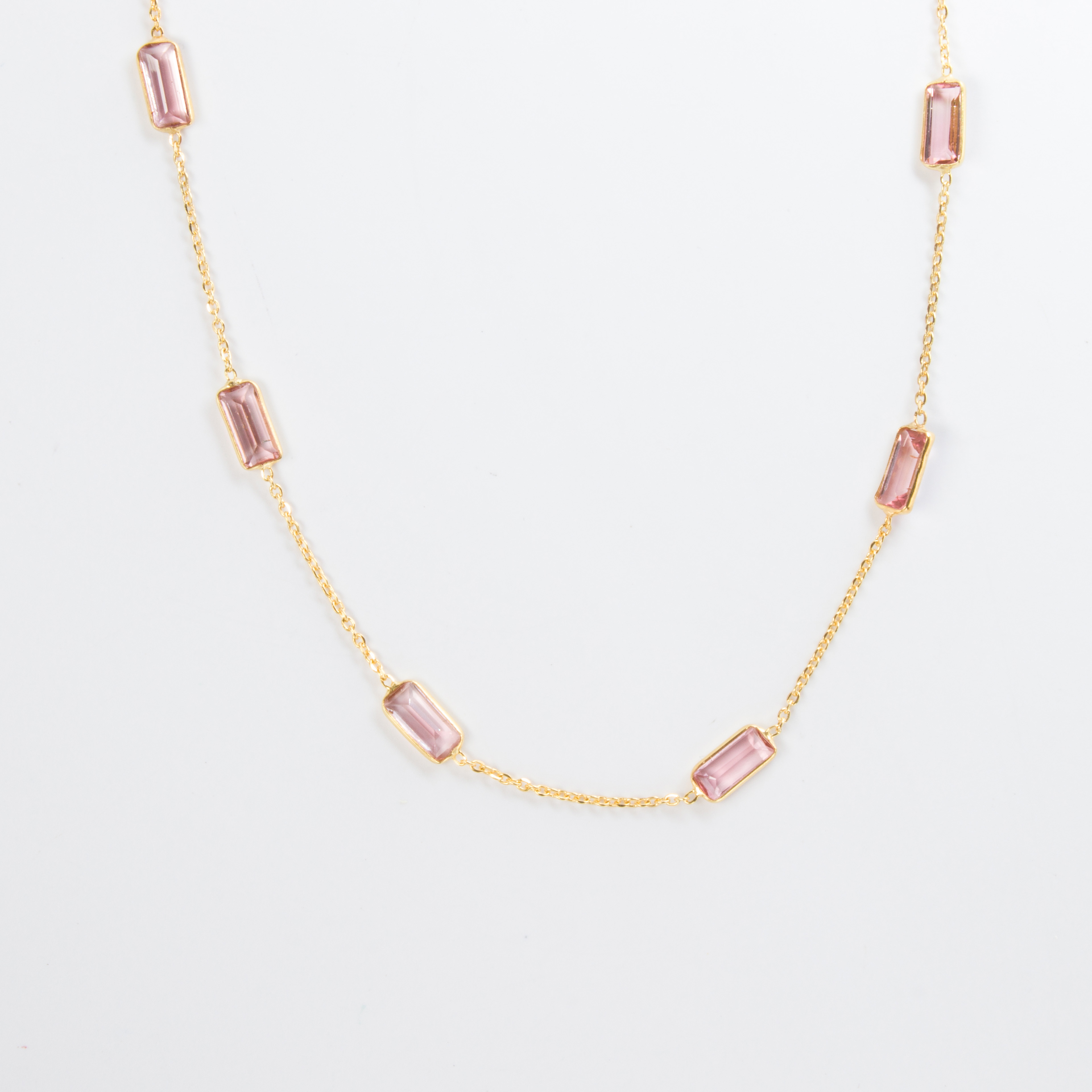 A pink tourmaline and eighteen karat gold necklace - Image 2 of 2