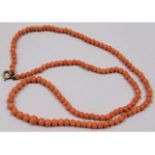 A Victorian graduated coral bead necklace 20in long 14.2g