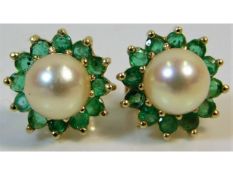 A pair of 14ct gold earrings set with emerald & cultured pearl, 9.9mm diameter 1.8g