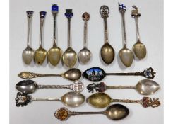 Eight silver collectable type teaspoons approx. 85