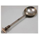 An Edwardian silver Elizabethan seal spoon by Thom