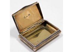 An 1838 Birmingham silver snuff box by Thomas T. Shaw, gilt lined to base & rose colour lining to to