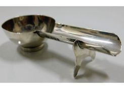 A 1907 Birmingham silver cigar ashtray spoon by Wi