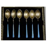 A boxed set of 1924 Birmingham silver teaspoons wi