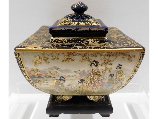 A c.1900 gilded Japanese satsuma porcelain lidded