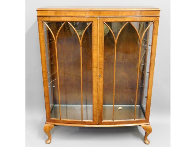 An early/mid 20thC. mahogany display cabinet with