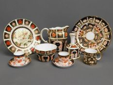 A quantity of Royal Crown Derby imari pattern wares including 1128, along with a 1996 Christmas plat