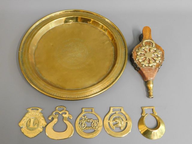 A novelty miniature set of bellows twinned with ho