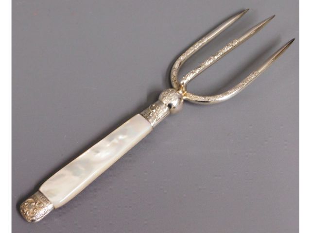 A Victorian Sheffield 1896 silver plated bread for