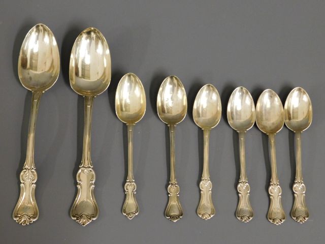 Two serving spoons & four matching teaspoons by Ro