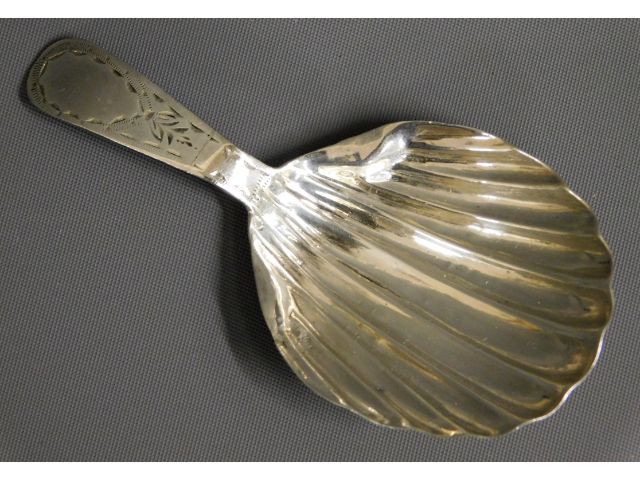 A London 1788 George III silver shell shaped caddy