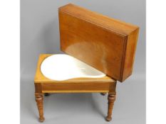 A Victorian oak cased baby bath, 23.5in wide x 18i