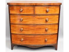 A bow fronted Victorian chest of drawers, 45in wid