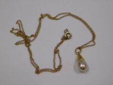 A 9ct gold necklace & pearl style pendant, 1.7g