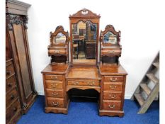 A decorative Victorian mahogany dressing table, 72