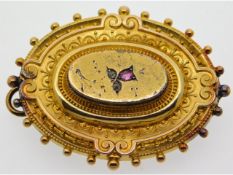 A Victorian yellow metal mourning brooch, a/f, set