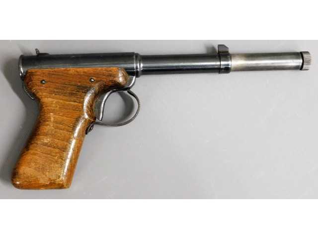 A Diana Model 2 air pistol, a/f