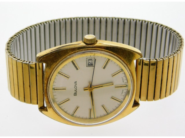 A gents Bulova wrist watch with expanding strap