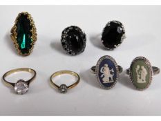 Two silver Wedgwood cameo rings & other jewellery