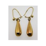 A pair of 9ct gold drop earrings, 1.6g