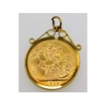 A 1925 full gold sovereign set in 9ct gold mount,