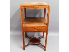 A c.1900 mahogany washstand, 26.5in high £10-15