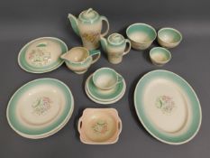 Eighteen pieces of vintage Susie Cooper tea/coffee