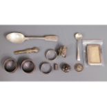 A quantity of mixed silver items a/f 99.9g, twinne