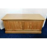 An oak blanket box, 42.25in wide x 19in high x 16.25in deep