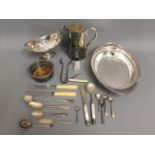 A small quantity of plated ware items including a
