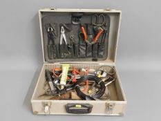 A bonsai tree tool kit & case