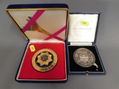 A sterling silver medal (116.1g) presented at the