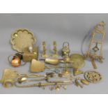 A quantity of mixed brass ware items including a 1
