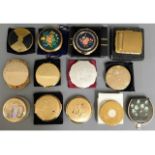 A quantity of thirteen vintage compacts including